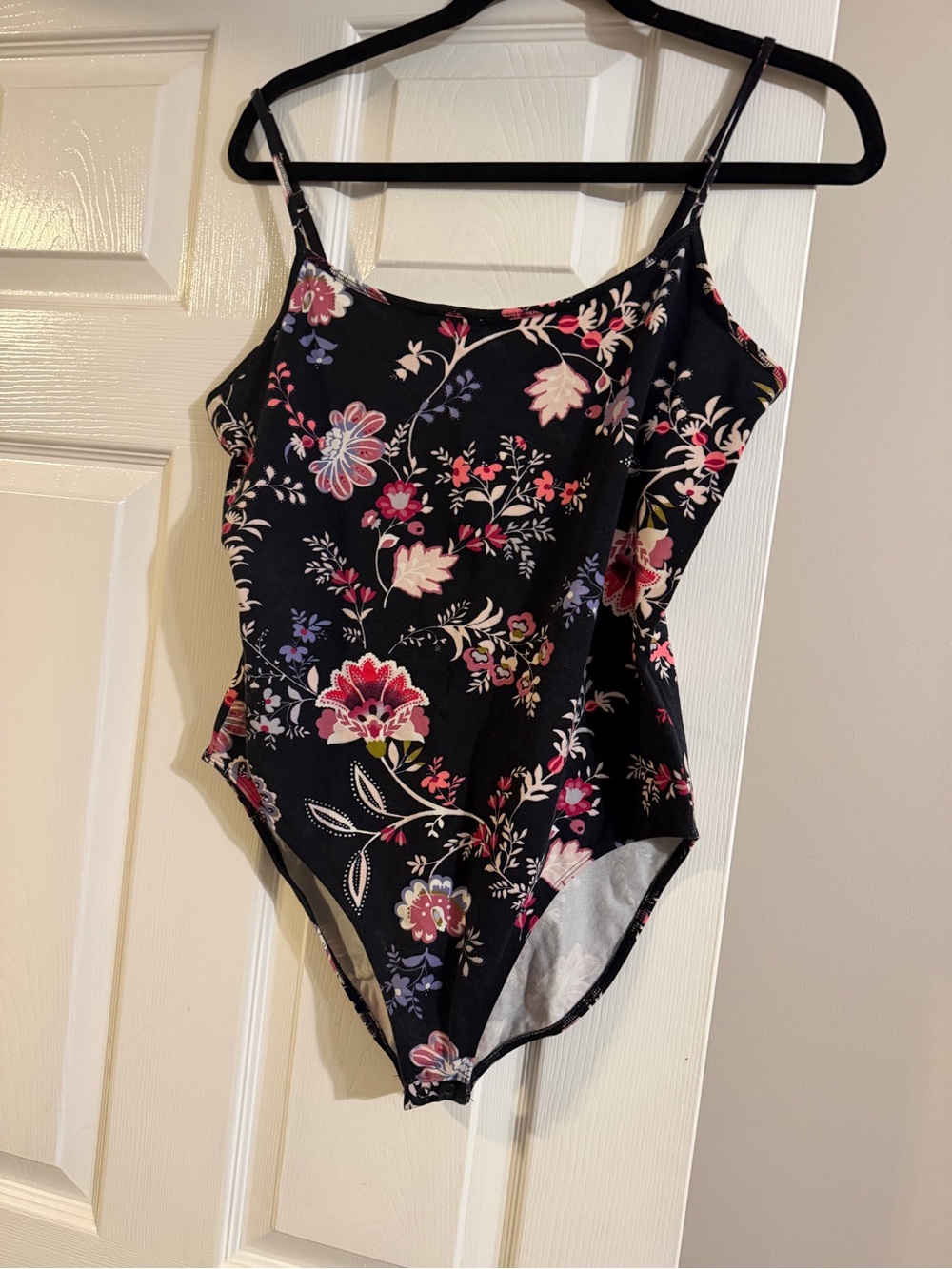 Express ladies “best loved cami” cotton body suit size large